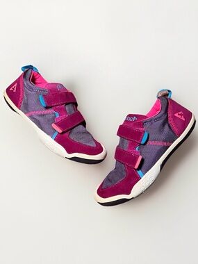 Plae Ty Kids Shoes Size 1 Velcro Sneakers in Purple & Magenta with Blue Accents